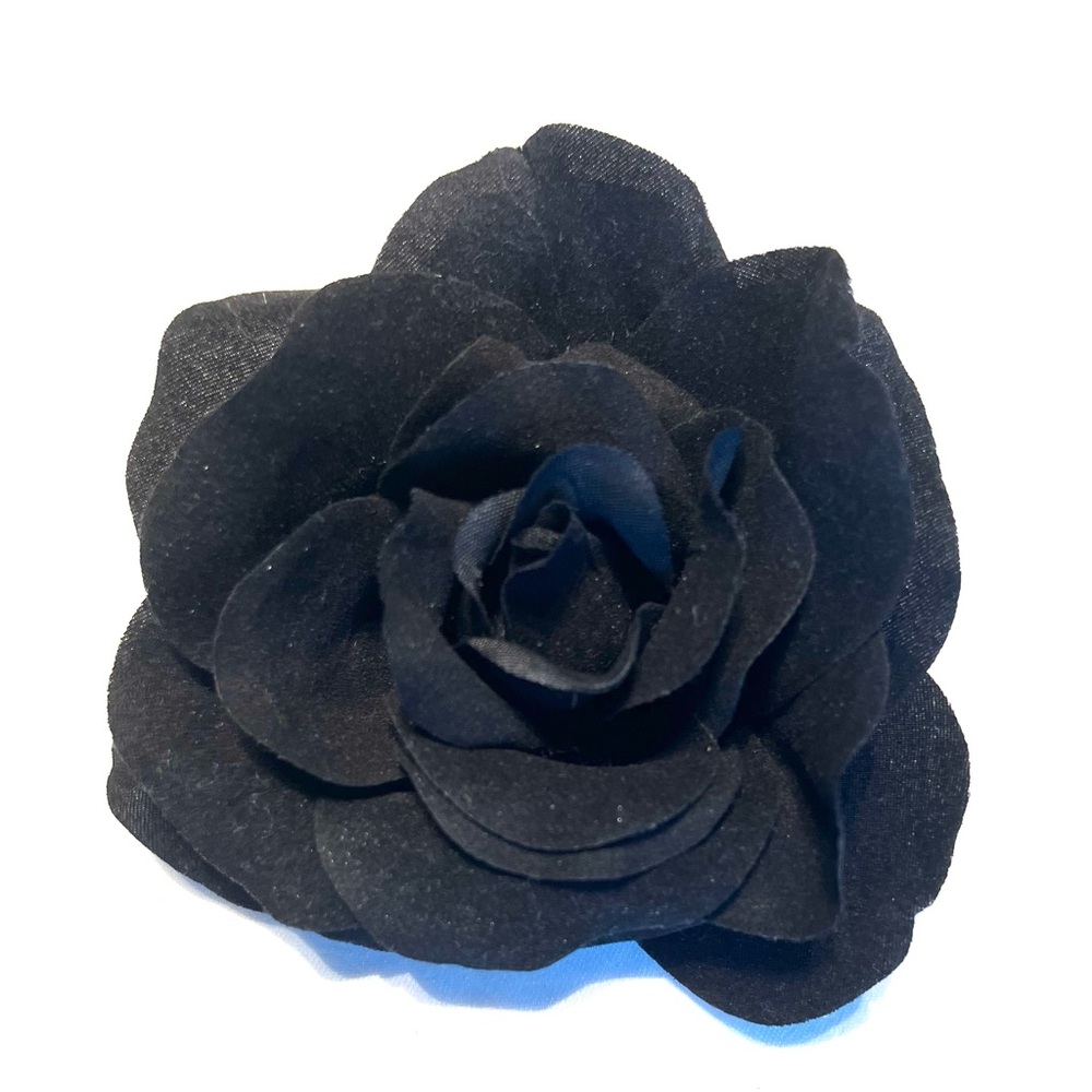 Chic Black Floral Hair Clip